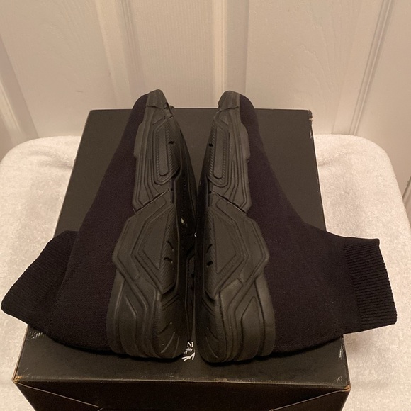 Brand New Armani Exchange Black Knit Sneakers…size 9 - Picture 5 of 10